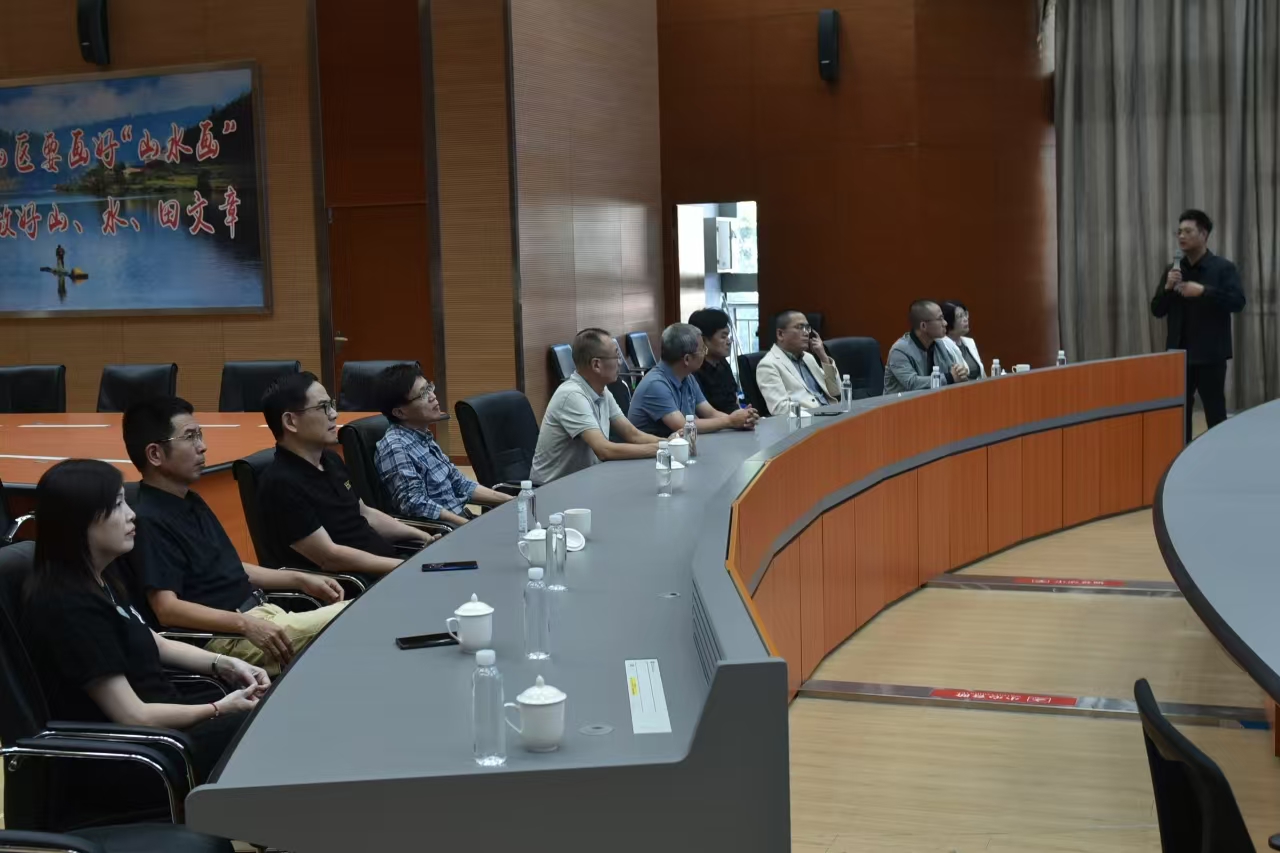 南安市人大常委會(huì)考察組至福建金森 考察交流